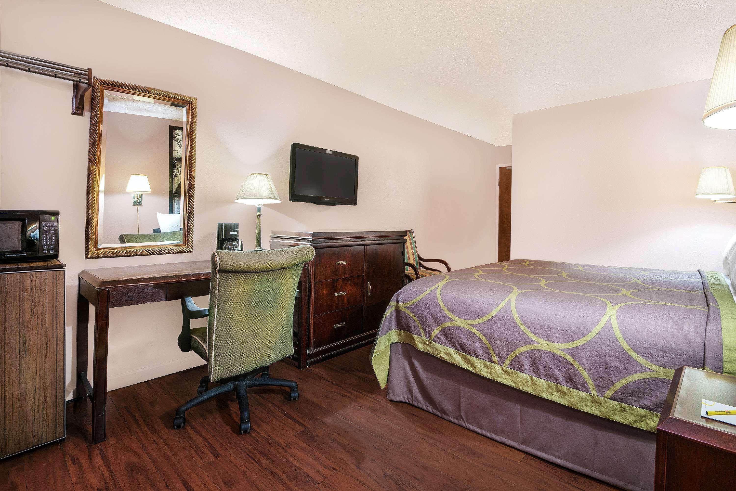 ซูเปอร์ 8 บาย วินด์แฮม ซานอันโตนิโอ/I-35 นอร์ท Hotel ภายนอก รูปภาพ