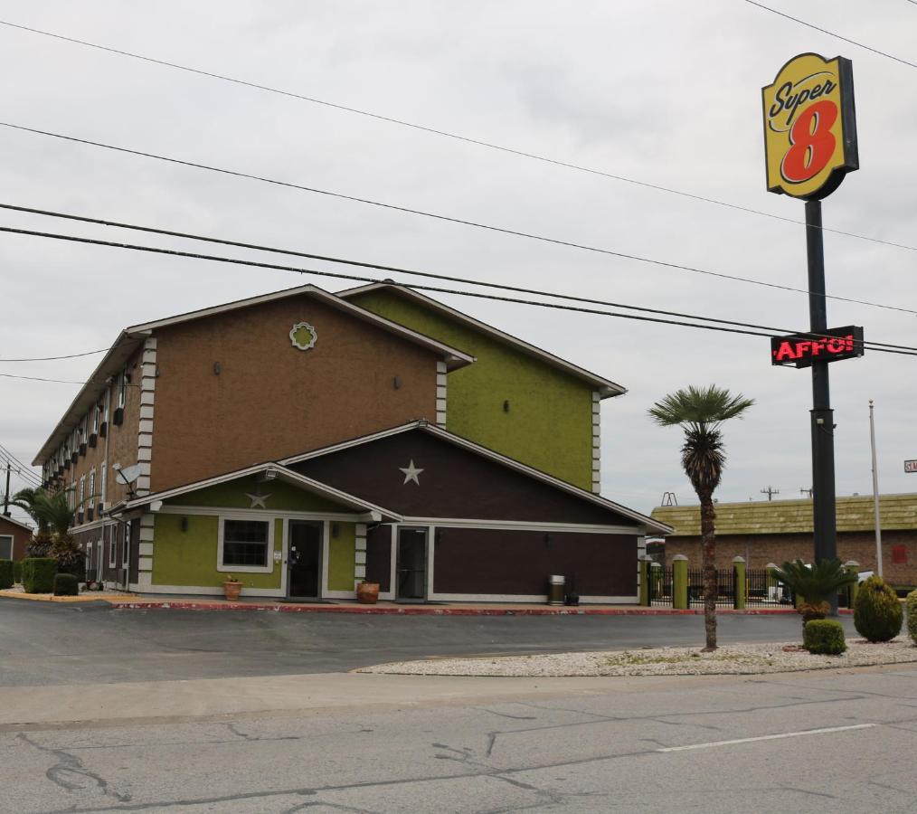 ซูเปอร์ 8 บาย วินด์แฮม ซานอันโตนิโอ/I-35 นอร์ท Hotel ภายนอก รูปภาพ