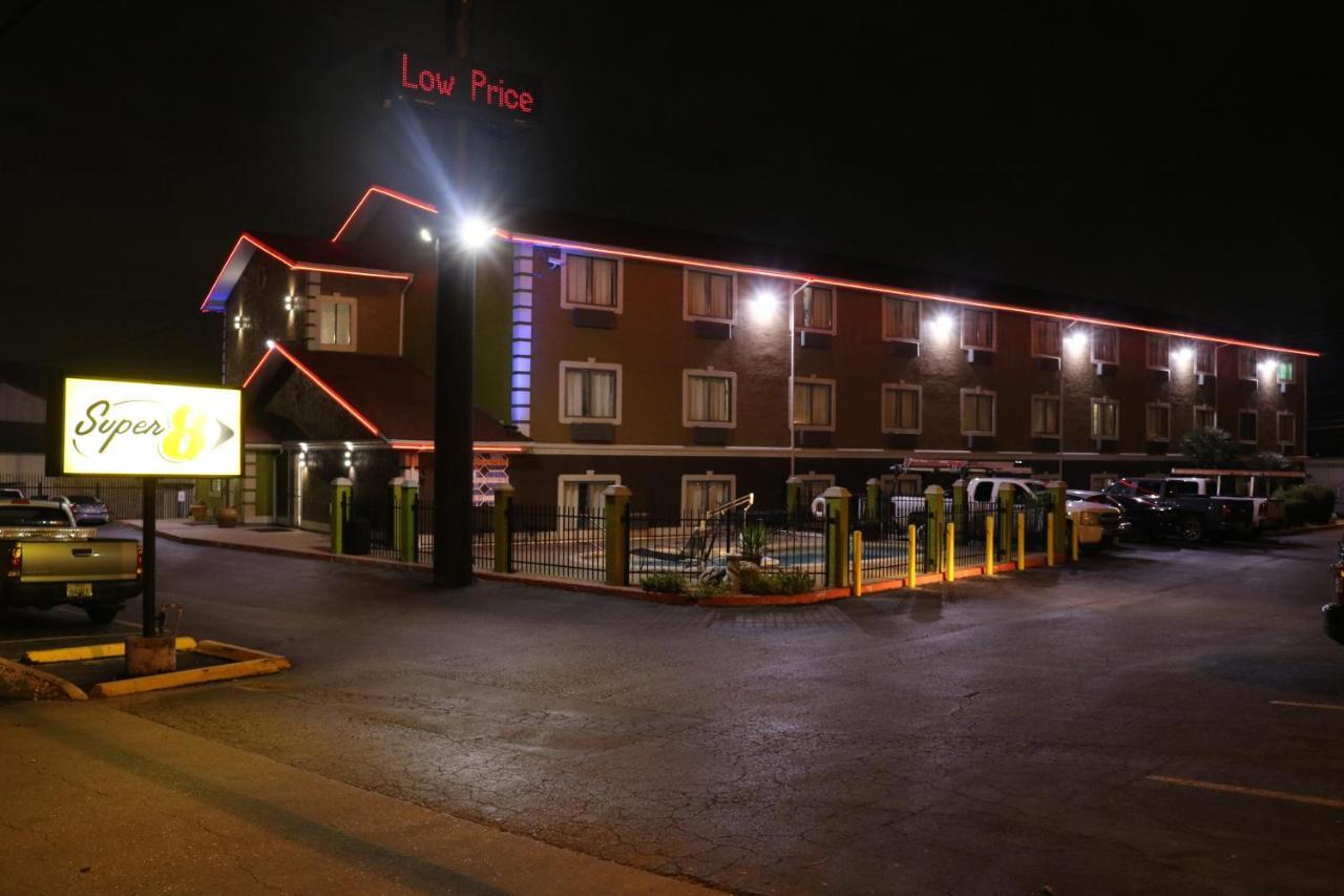 ซูเปอร์ 8 บาย วินด์แฮม ซานอันโตนิโอ/I-35 นอร์ท Hotel ภายนอก รูปภาพ